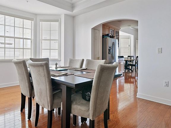 4th image of 8767 The Esplanade APT 37