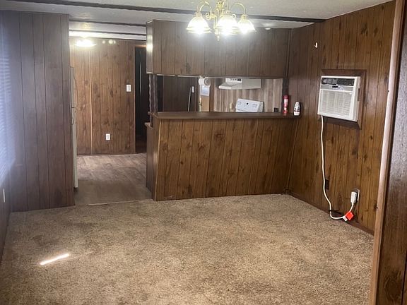 3rd image of 817 Burden Hill Rd #2