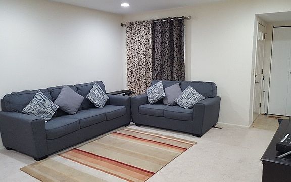 5th image of 131 Stirling Ln #24E