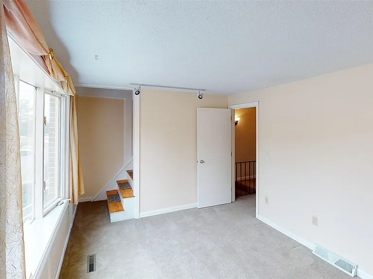 32 Sentry Way — Photo 16
