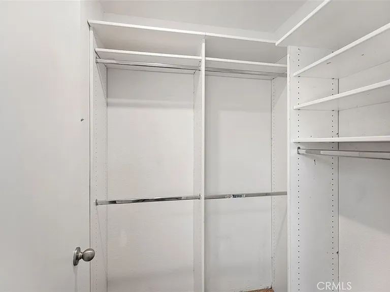 28045 Blandings — Photo 28