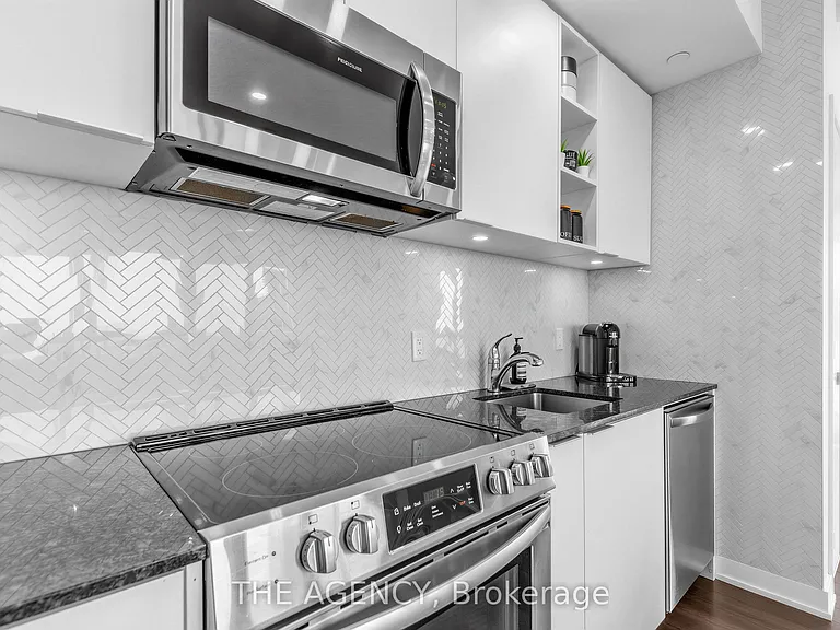 30 Ordnance St #1811 — Photo 7