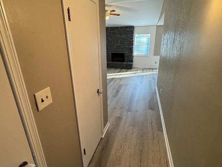 13038 E 27th Pl — Photo 2