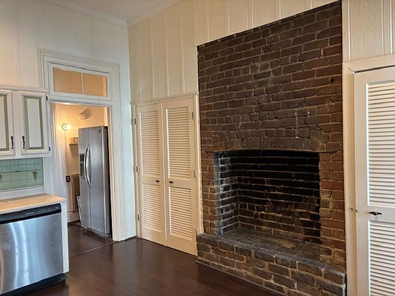 5th image of 226 E Gwinnett St
