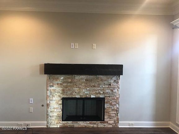 3rd image of 423 Sandy Bay Dr