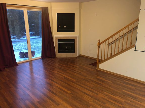 3rd image of 710 Blossom Ct