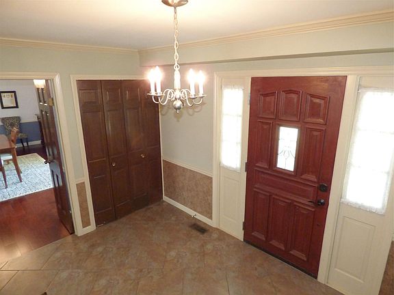 2nd image of 1303 E Croydon Ct