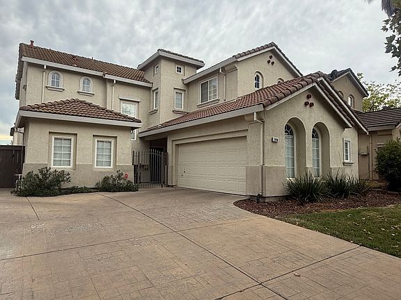 3rd image of 2056 N Bend Dr