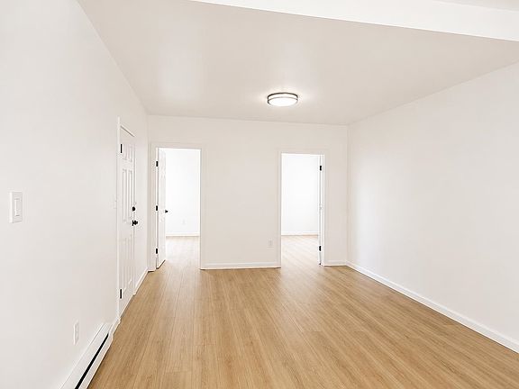 2nd image of 519 Mercer St