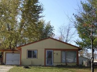 68 Amesbury Rd, Montgomery, IL 60538