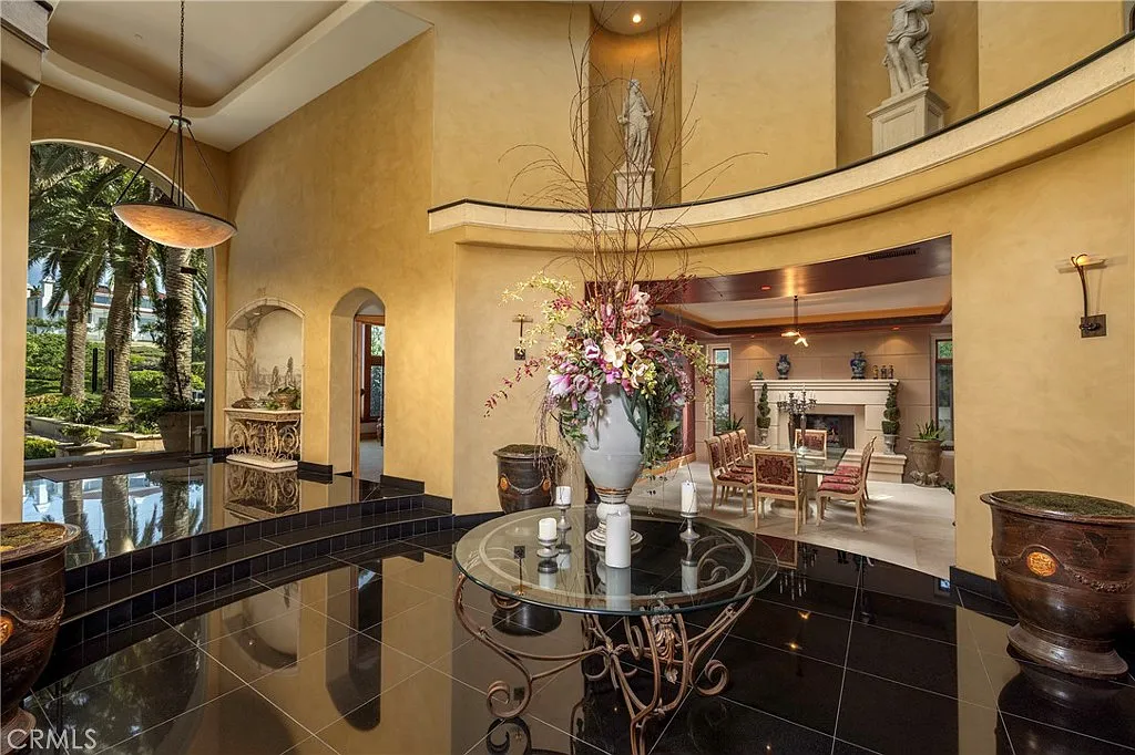 6 bed, 9.0 bath, 15000 sqft, $100,000 — Photo 4