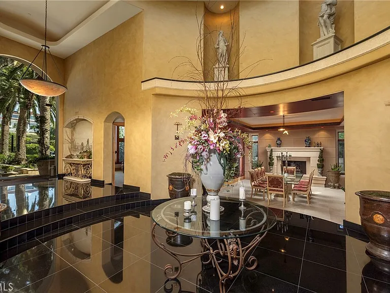 5 Pelican Hill Cir — Photo 4