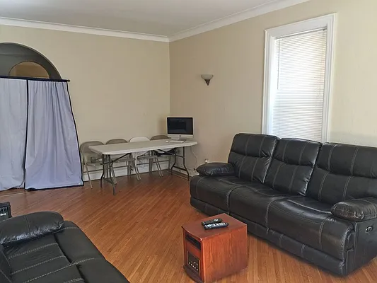 Rented by Dwell Residential Inc | media 6