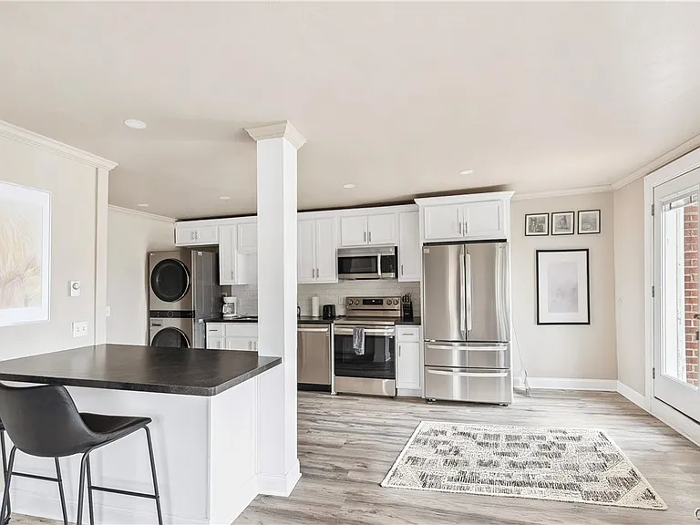 40 Lakeview Cir #1 — Photo 8