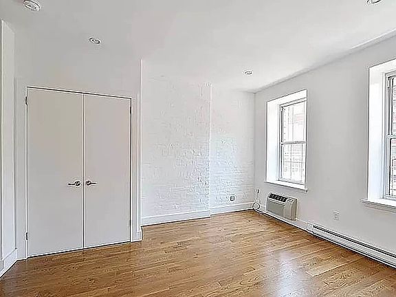 3rd image of 1355 2nd Ave Floor 5
