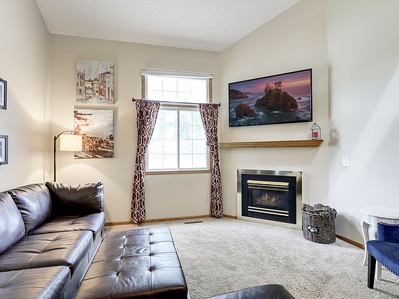 2nd image of 2550 Lockwood Dr