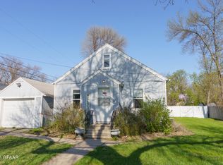 324 5th Ave SE, Mayville, ND 58257