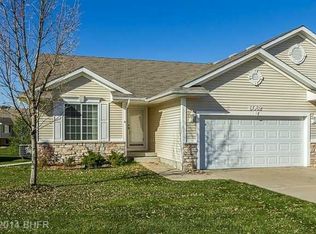 6062 Pinewood Ct, Johnston, IA 50131