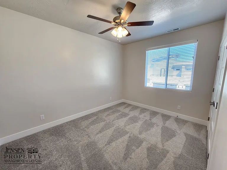 683 E Eureka Aly — Photo 19