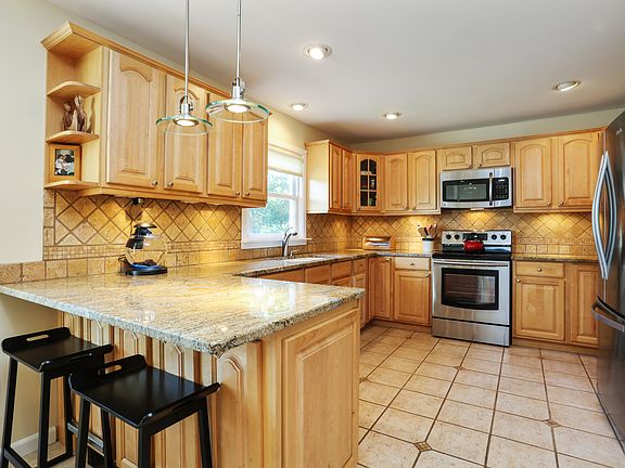 2nd image of 41 Hemlock Rd