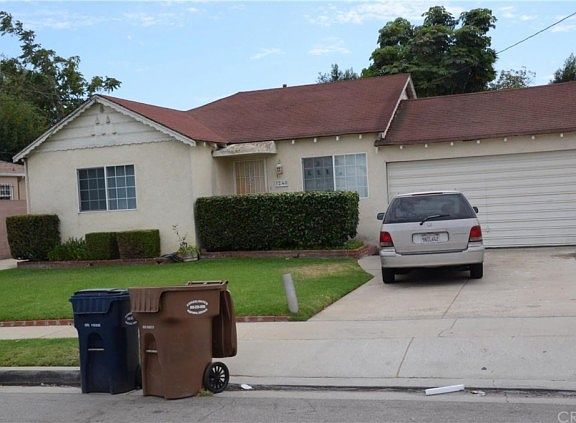 2nd image of 1240 W 109th St