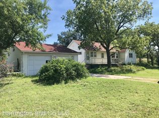 420 E 4th St, Halstead, KS 67056