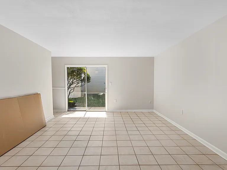 51 Cross Creek Rd #11 — Photo 7