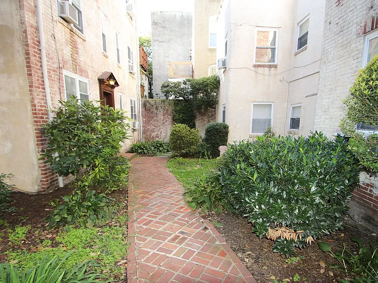 1616 Pine St — Photo 10