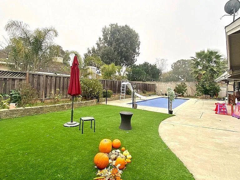 38061 Iris Ct — Photo 3