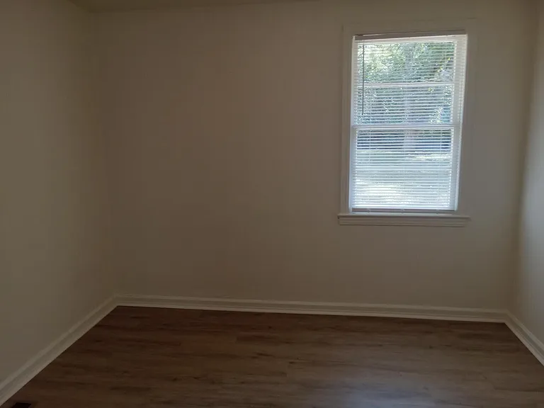 2836 Knox St — Photo 7