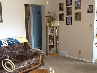 3rd image of 1008 White Ave