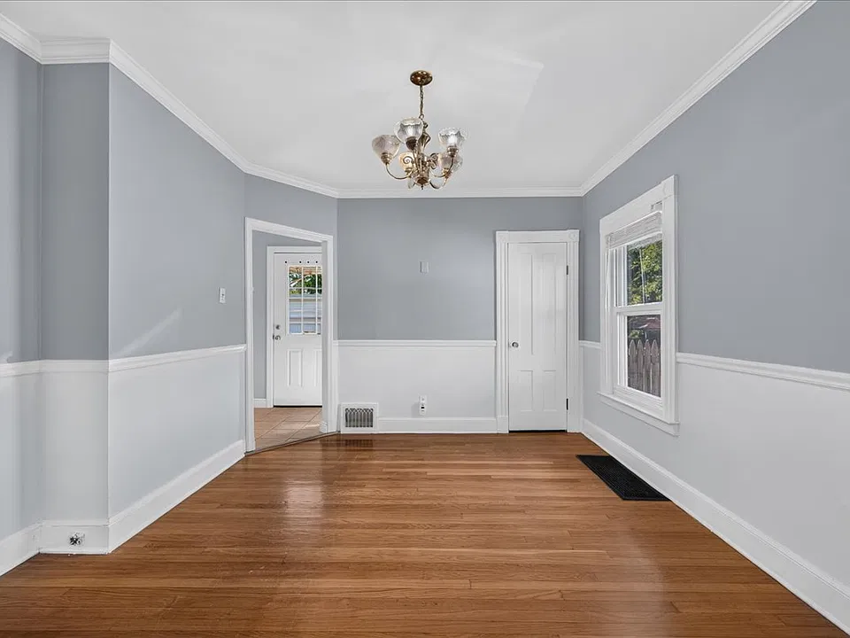 22 Hine St