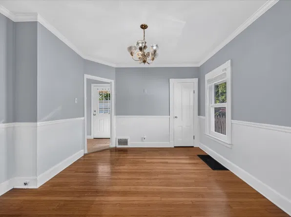 22 Hine St, West Haven, CT 06516