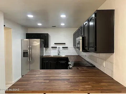 2 bed, 969 sqft, $2,100 — Photo 4