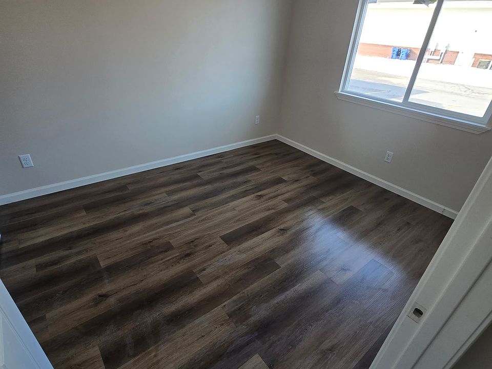 1st image of 720 W 12th St #104
