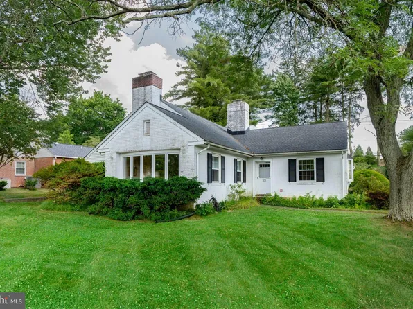 308 Country Club Dr, Wilmington, DE 19803