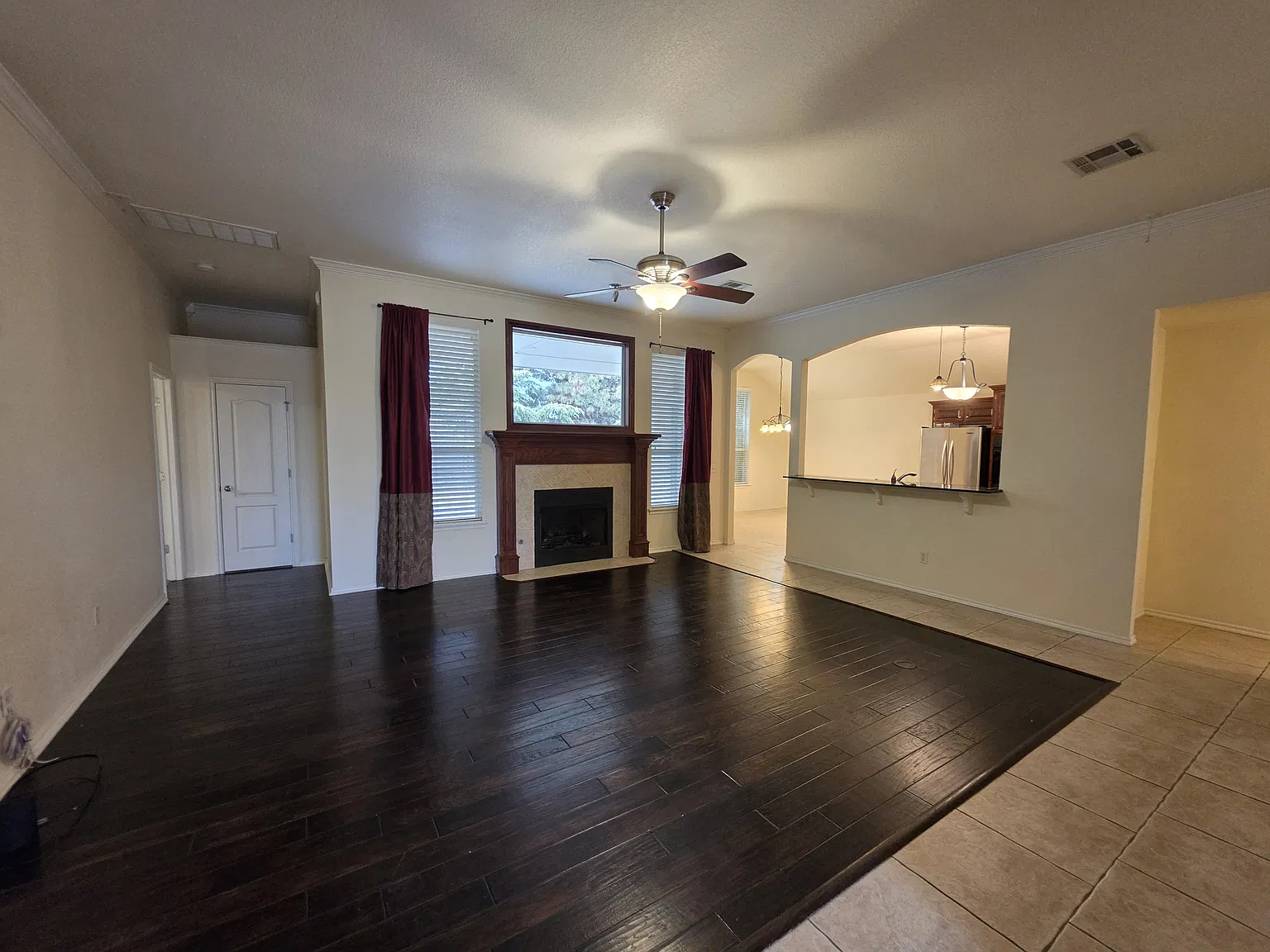 4 bed, 1955 sqft, $1,950 — Photo 4