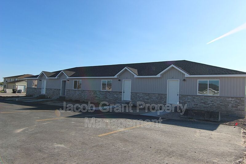 1st image of 180 Opal Ct #2
