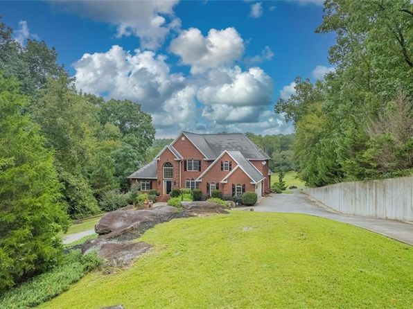 1818 Stoney Crest Dr, Elberton, GA 30635