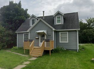 713 Page St, Iowa City, IA 52240