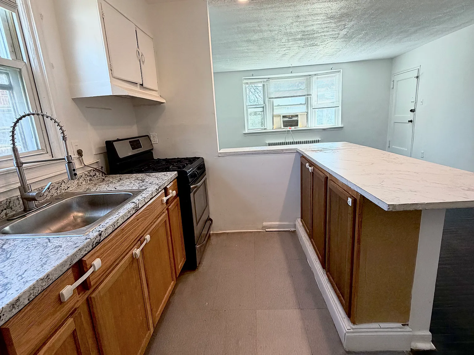 2 bed, 830 sqft, $1,375 — Photo 4
