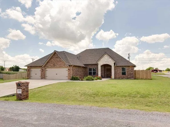 5285 NE Snowy Owl Rd, Elgin, OK 73538