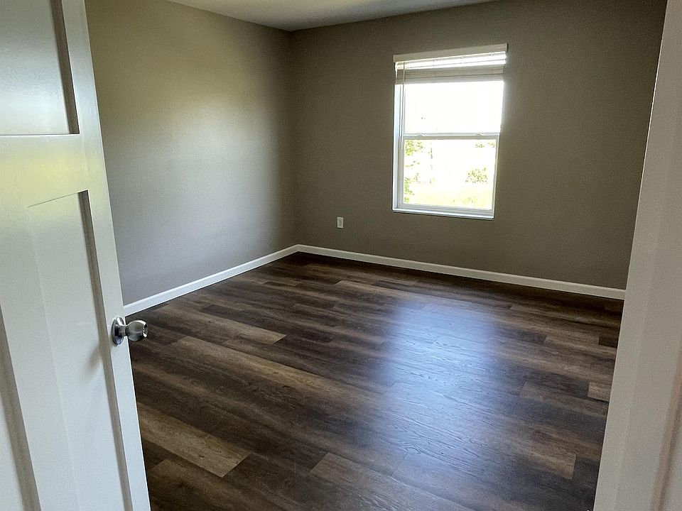 1st image of 750 E Front St APT 204