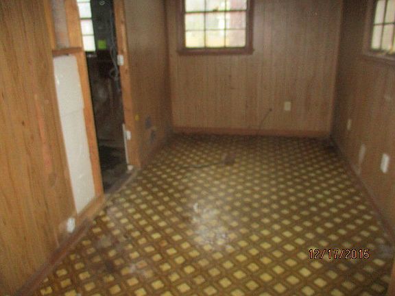 2nd image of 701 Holly Dr