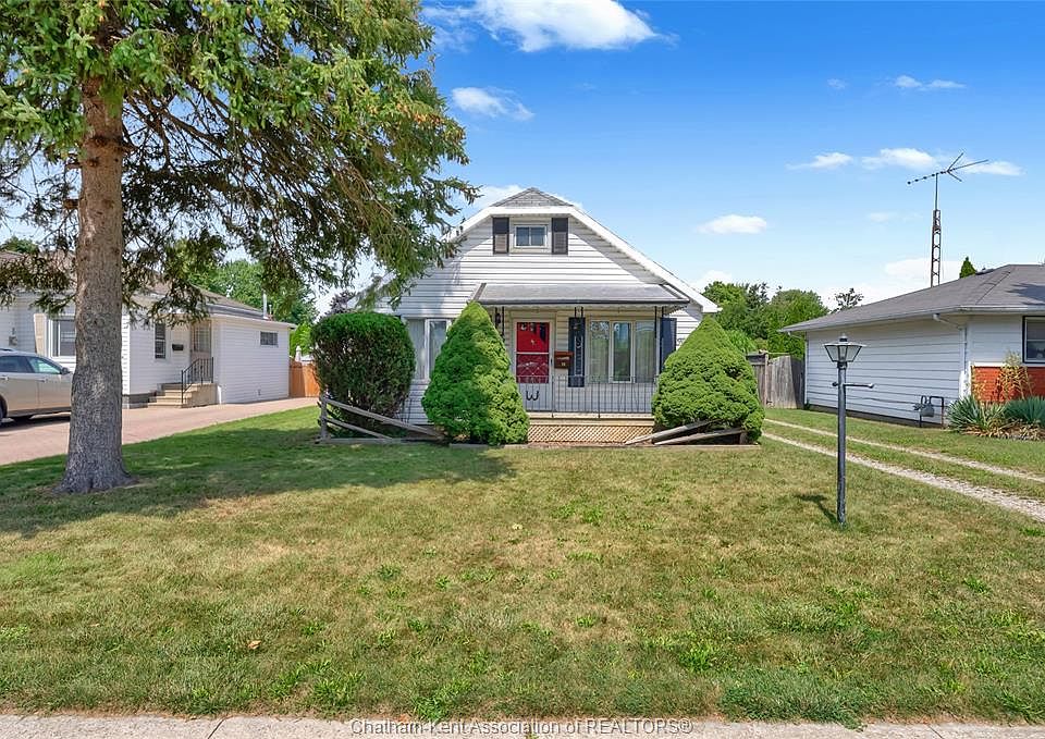 1st image of 15 Oxley Dr