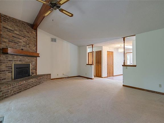 5th image of 13 Singleton Cir