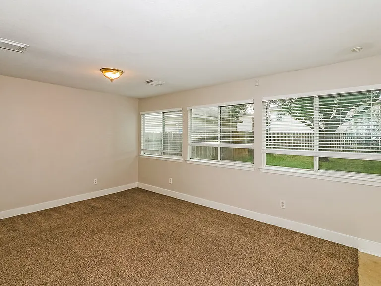 20014 Rustic Lake Ln — Photo 10