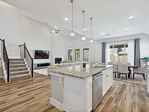 5th image of 1221 Whitewing Dove Dr