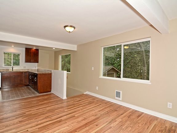 4th image of 11720 16th Ave NE