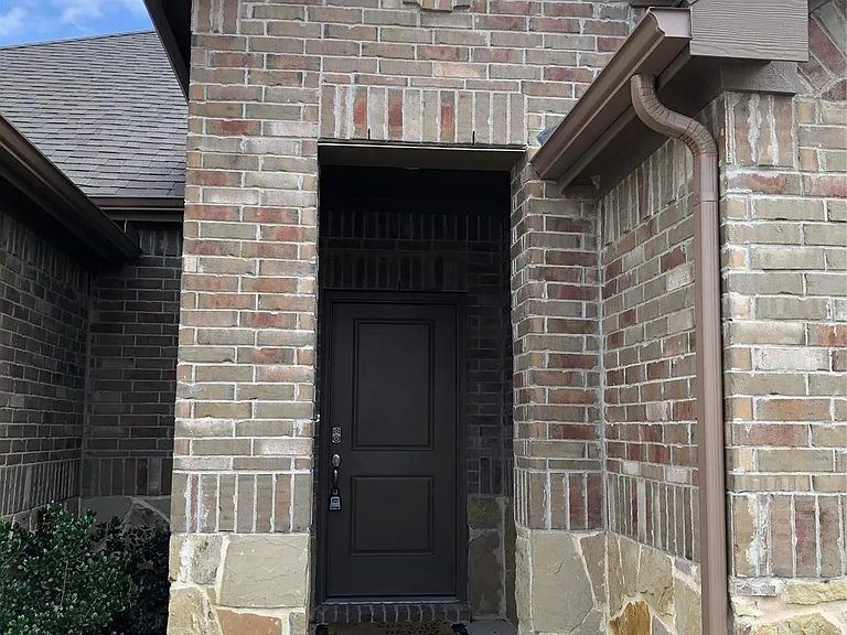 616 Rawhide Way — Photo 3